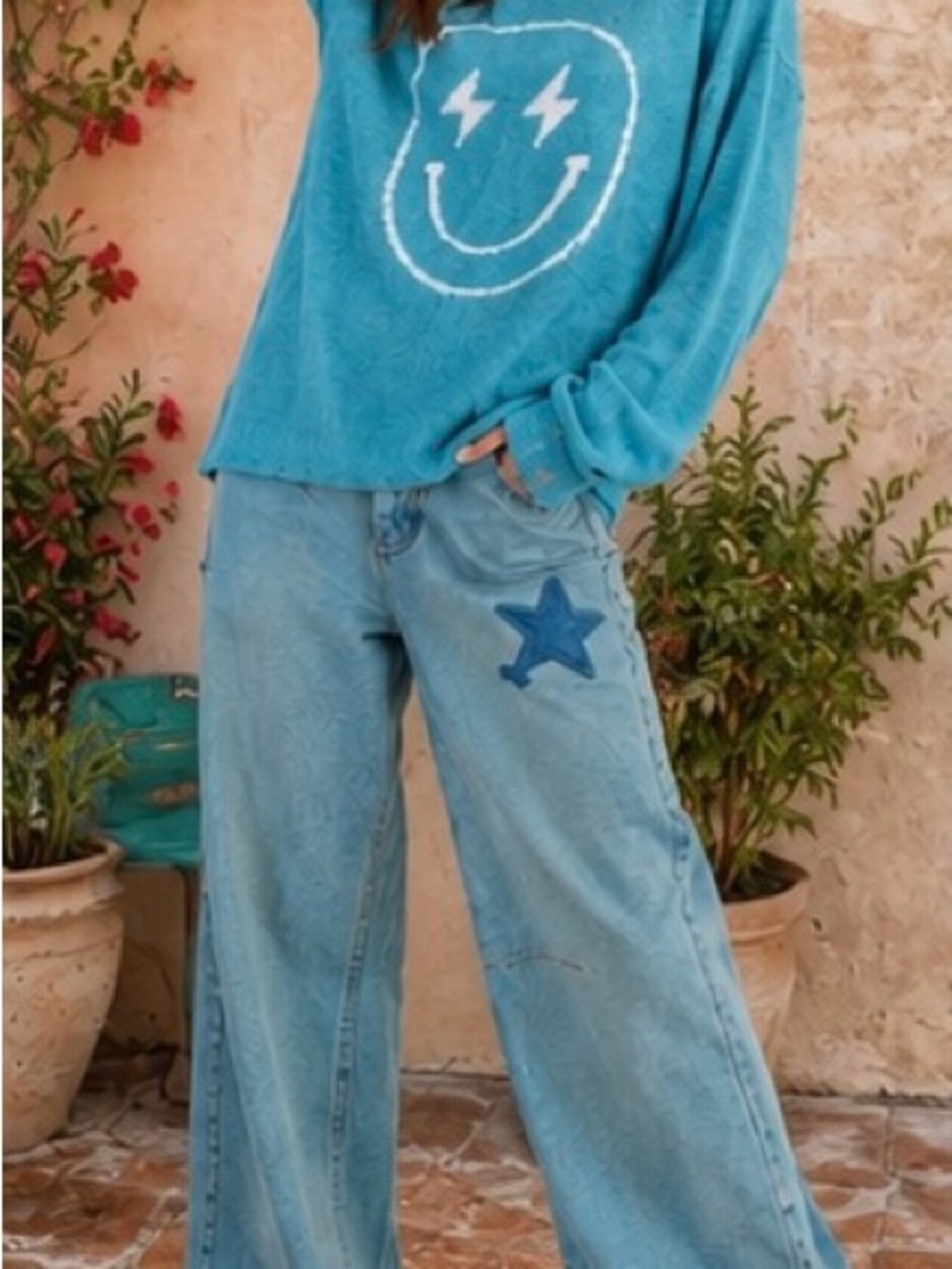 Easel Electric Smiley Face Distressed Sweater Turquoise Teal Blue Size Small NWT - Picture 2 of 8